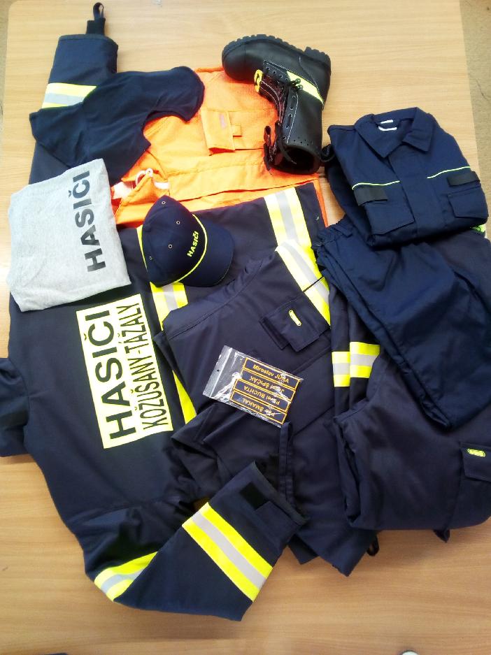přispění Olomouckého kraje vybavení pro hasiče - ochranné prostředky, pláštěnky a zásahový oděv